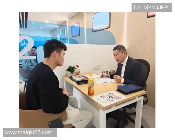 聚焦南京排球队团队协作与欧冠足球的精彩对比与启示